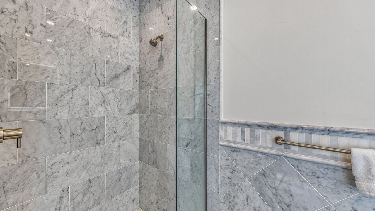 Photo of Bathroom in Avalon