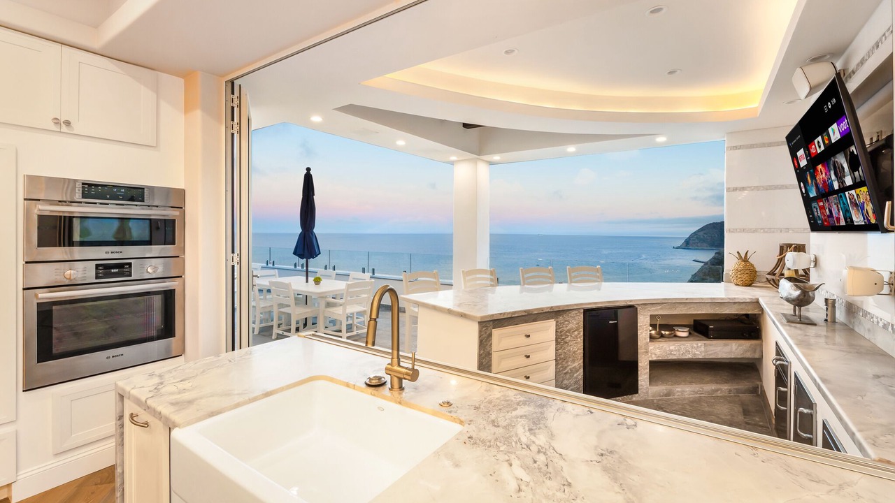Photo of Outdoor in Avalon