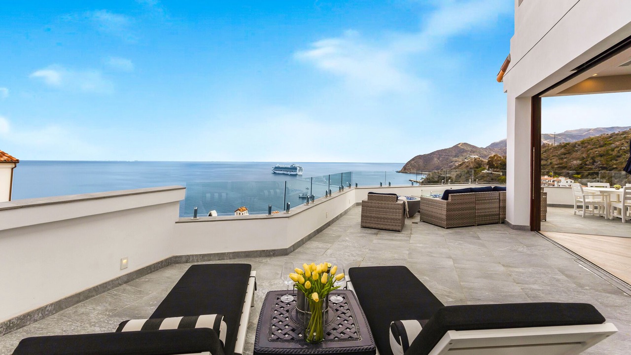 Photo of Patio Balcony in Avalon