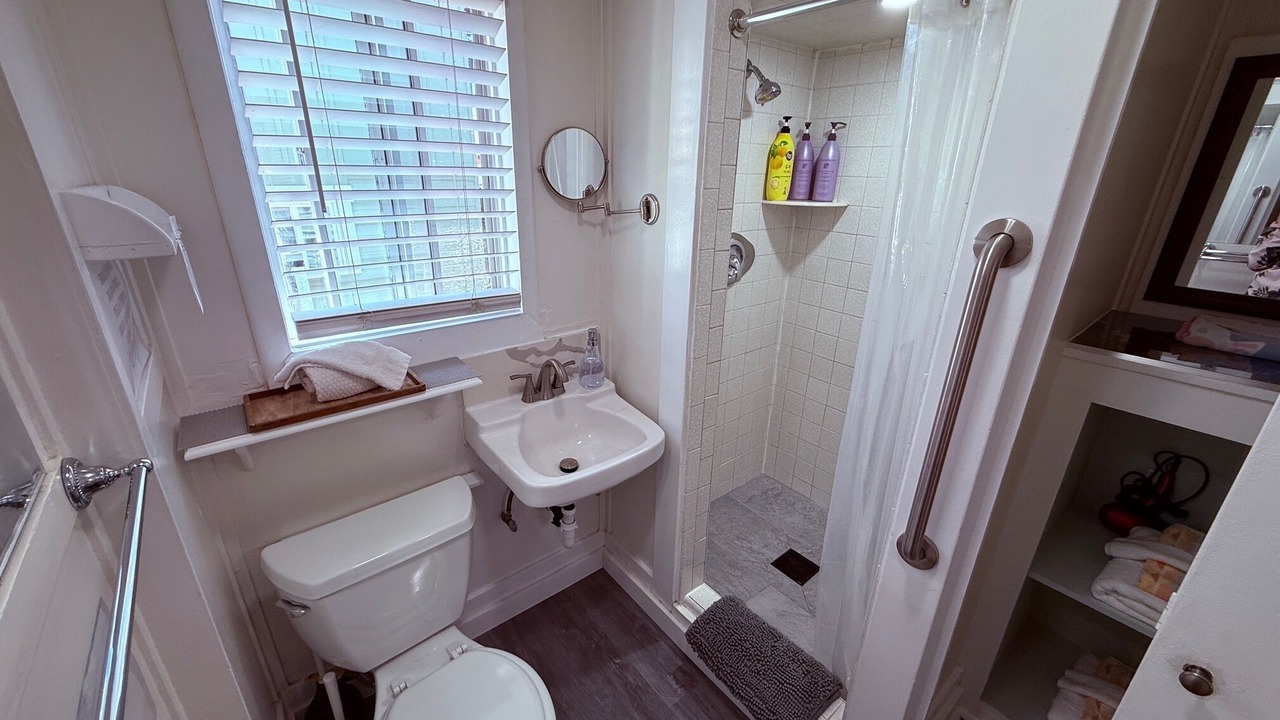 Photo of Bathroom in Bluff Heights