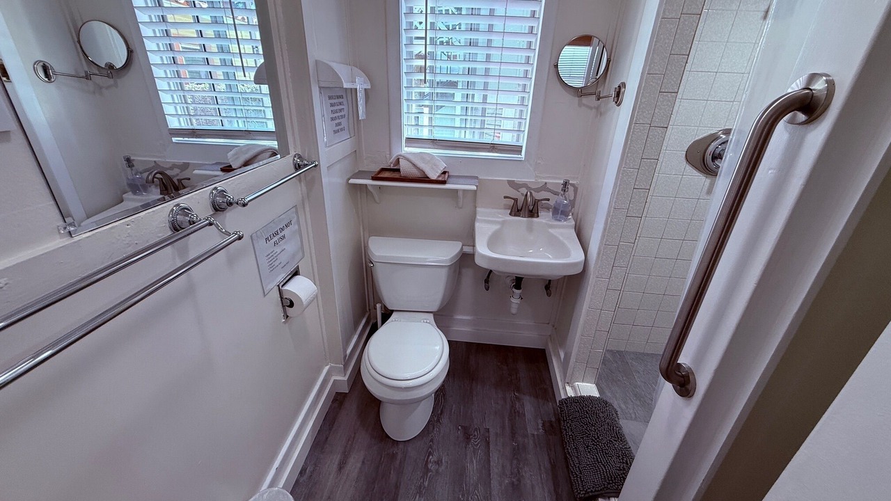 Photo of Bathroom in Bluff Heights