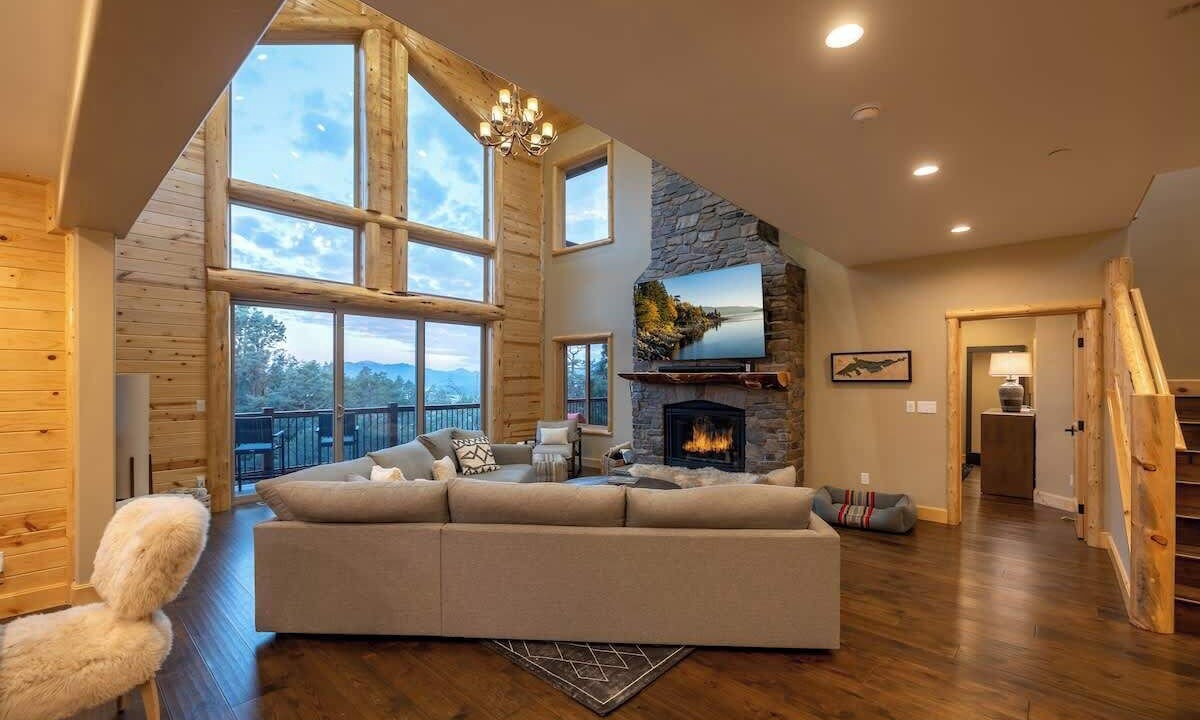 Photo of Livingroom in Eagle Mountain Estates