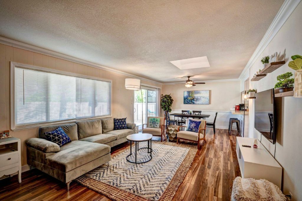 Photo of Livingroom in Redding