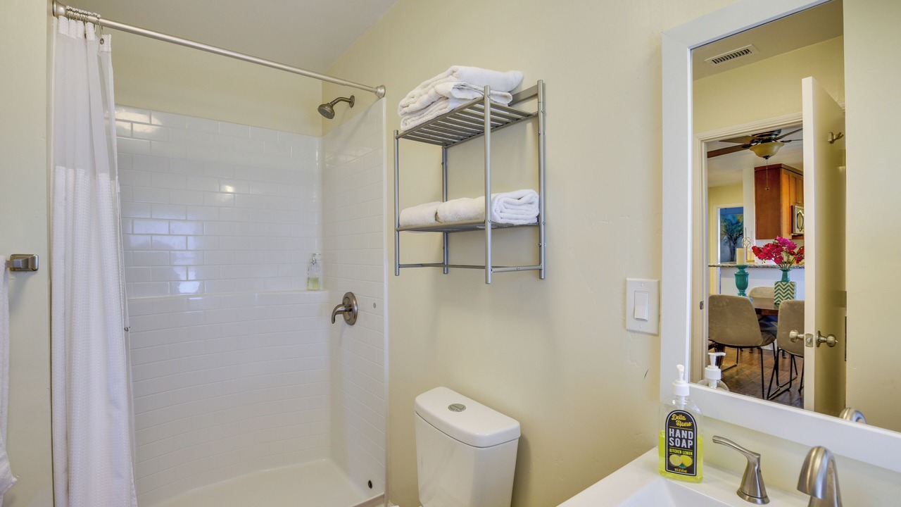 Photo of Bathroom in Lincoln Acres