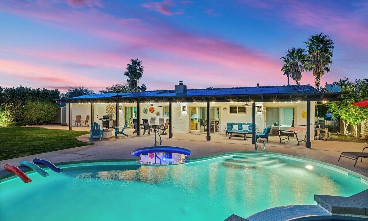 Photo of Outdoor in Desert Park Estates
