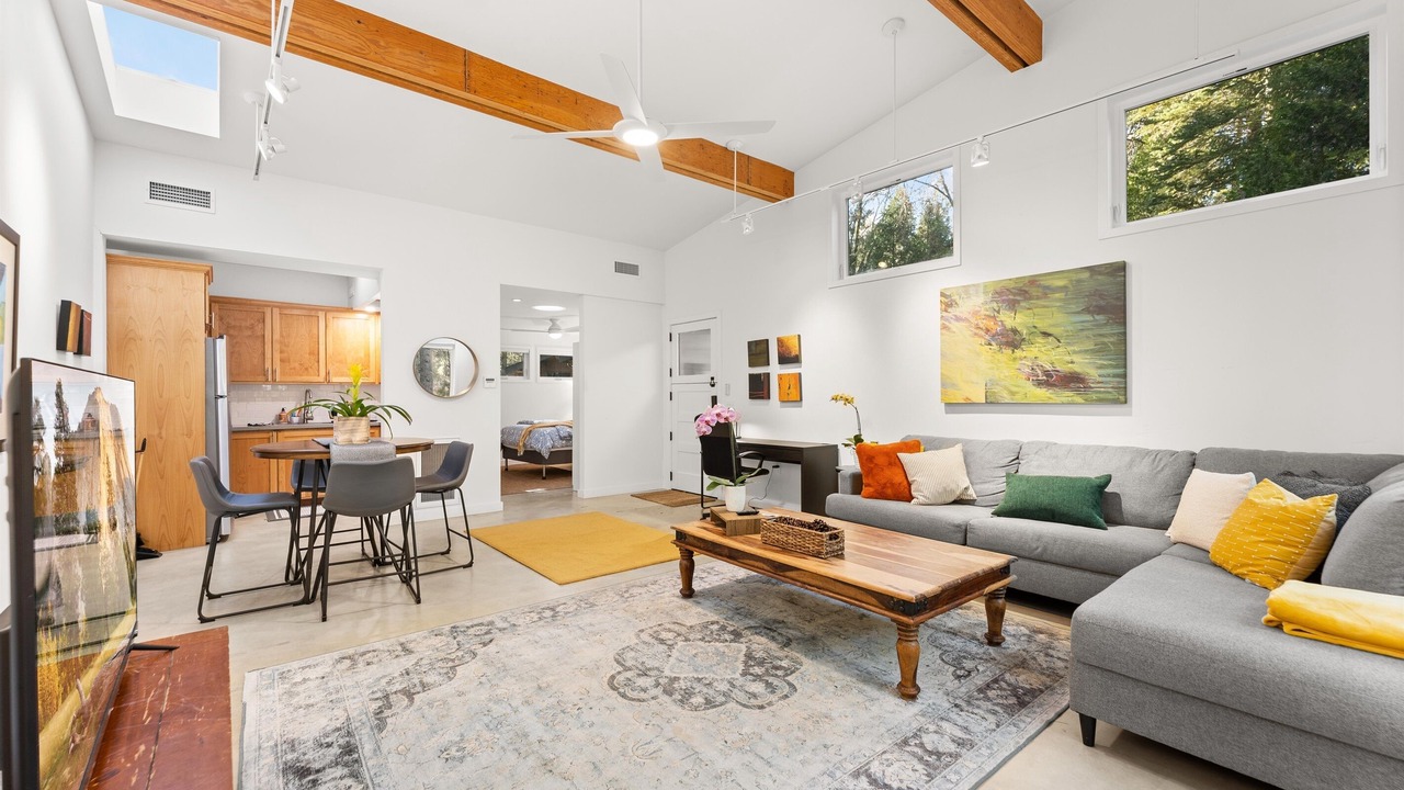 Photo of Livingroom in Nevada City