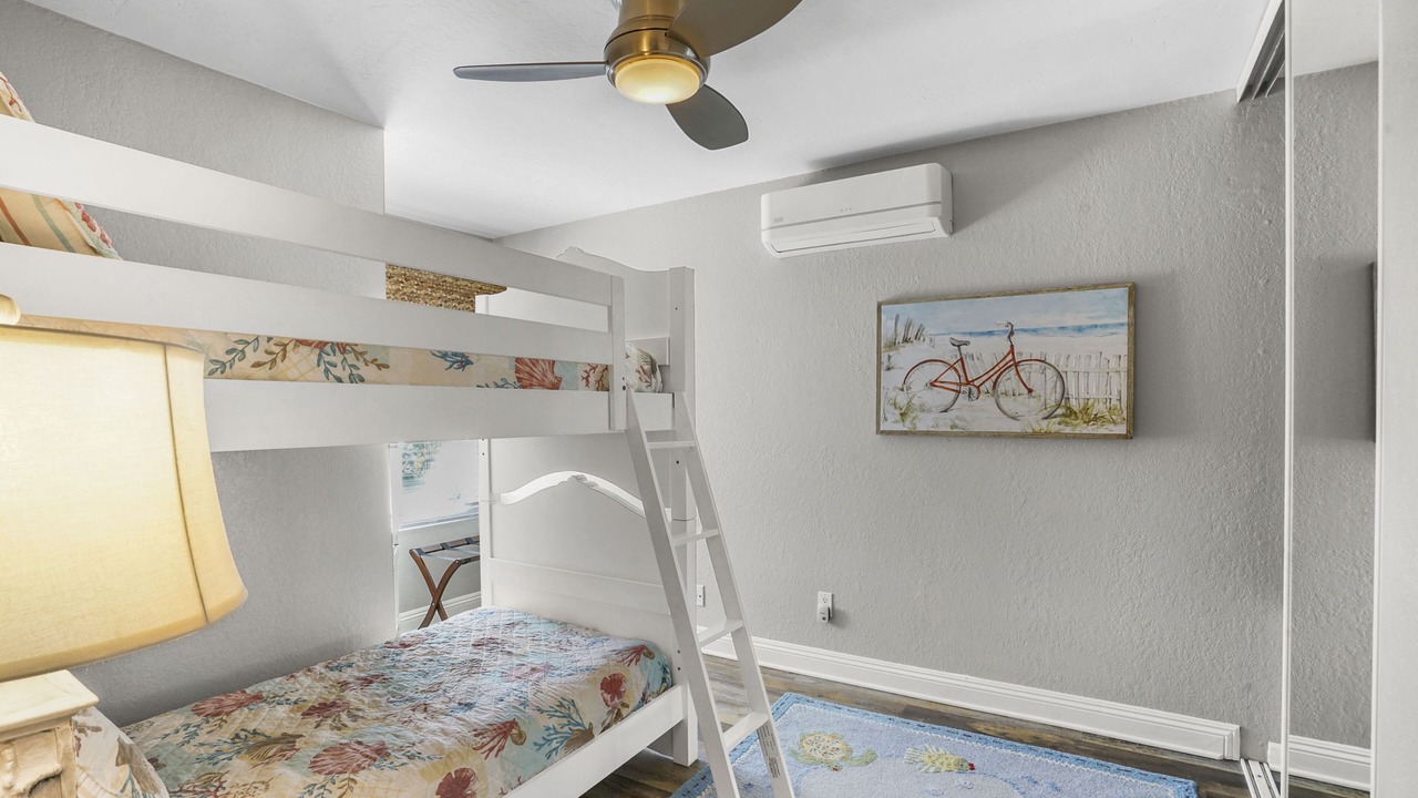 Photo of Bedroom in Leucadia