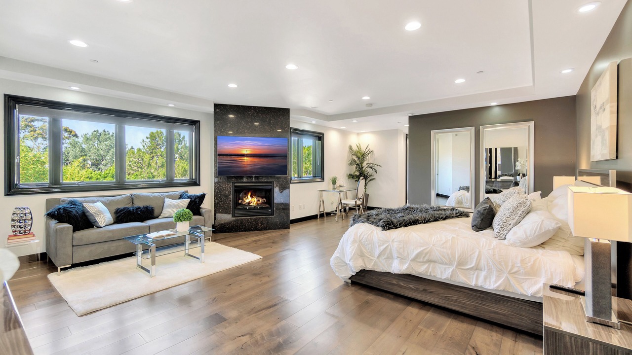 Photo of Bedroom in Hollywood Dell