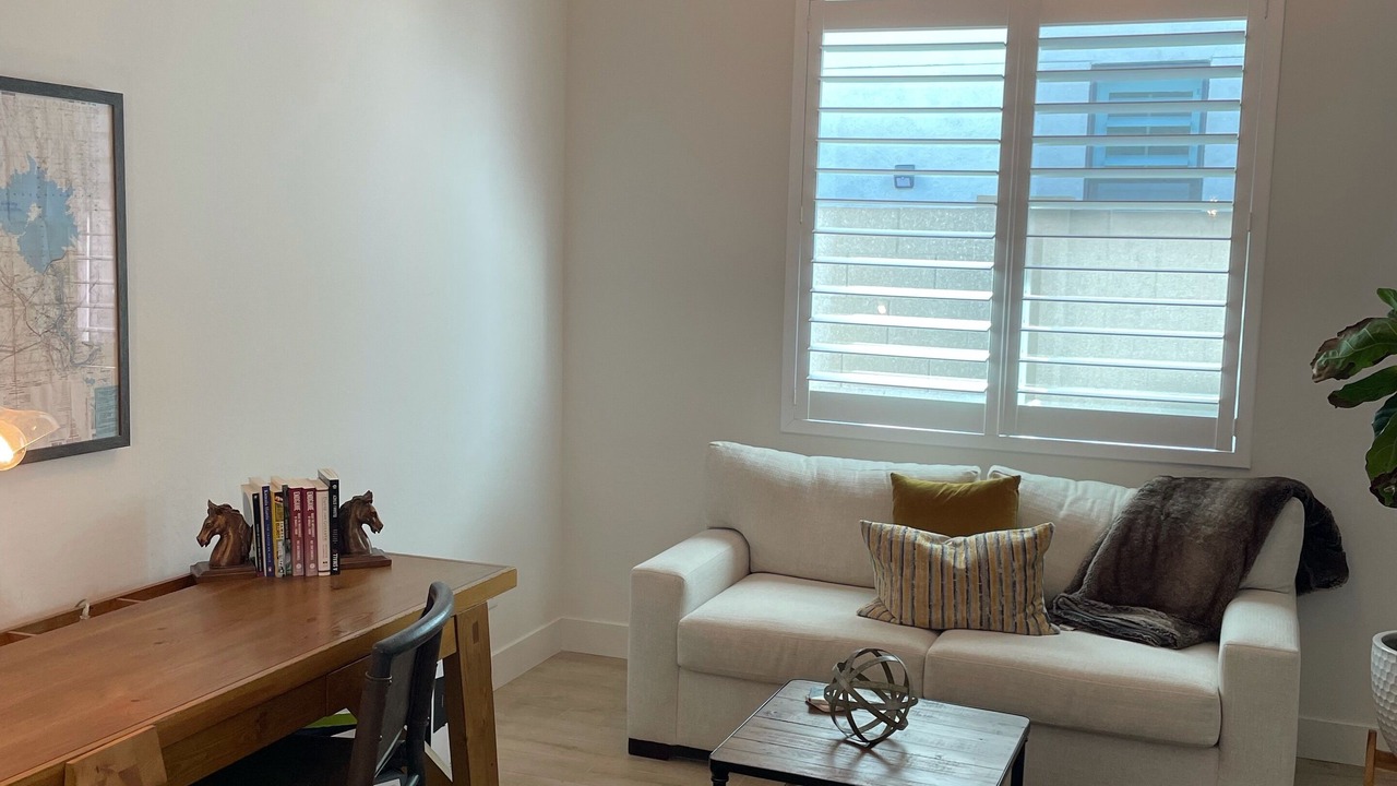 Photo of Livingroom in South Mountain