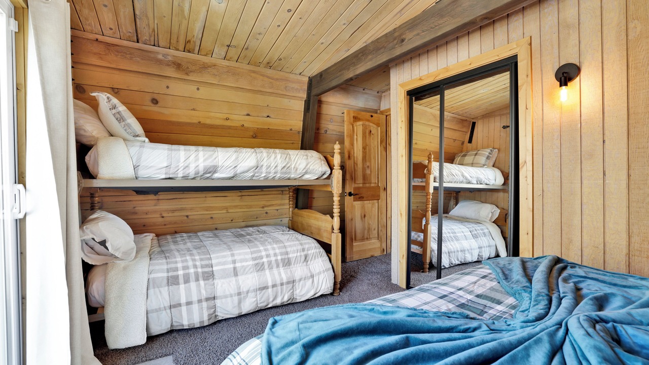 Photo of Bedroom in Moonridge
