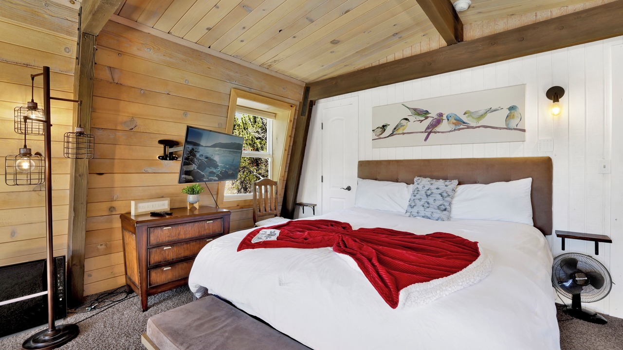 Photo of Bedroom in Moonridge