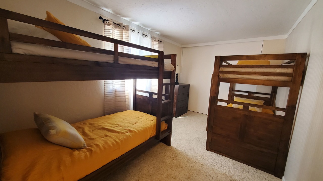Photo of Bedroom in Pine Mountain Club