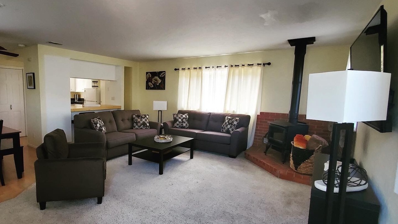 Photo of Livingroom in Pine Mountain Club