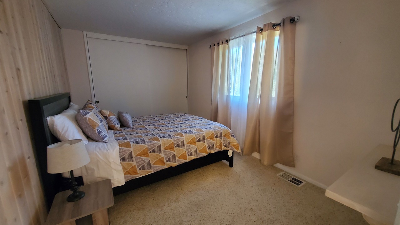 Photo of Bedroom in Pine Mountain Club