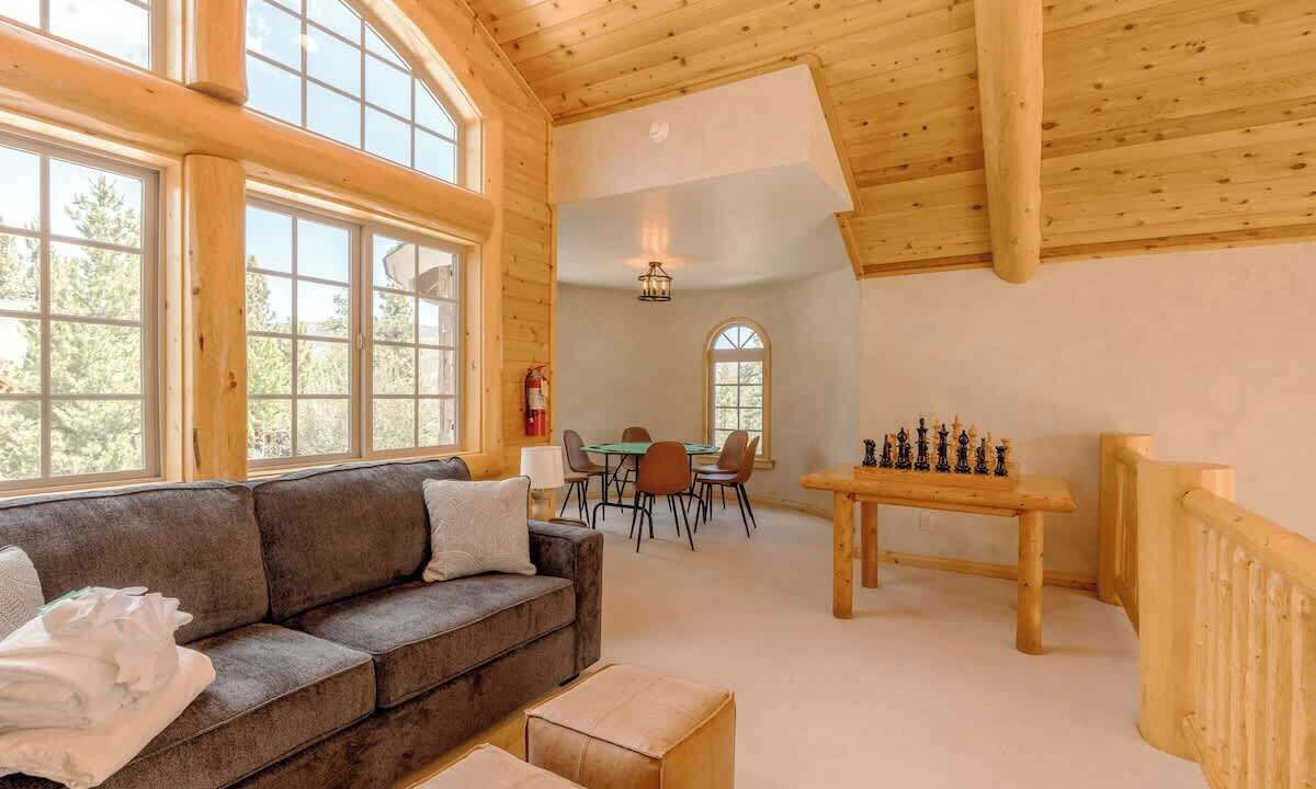 Photo of Livingroom in Castle Glen Estates