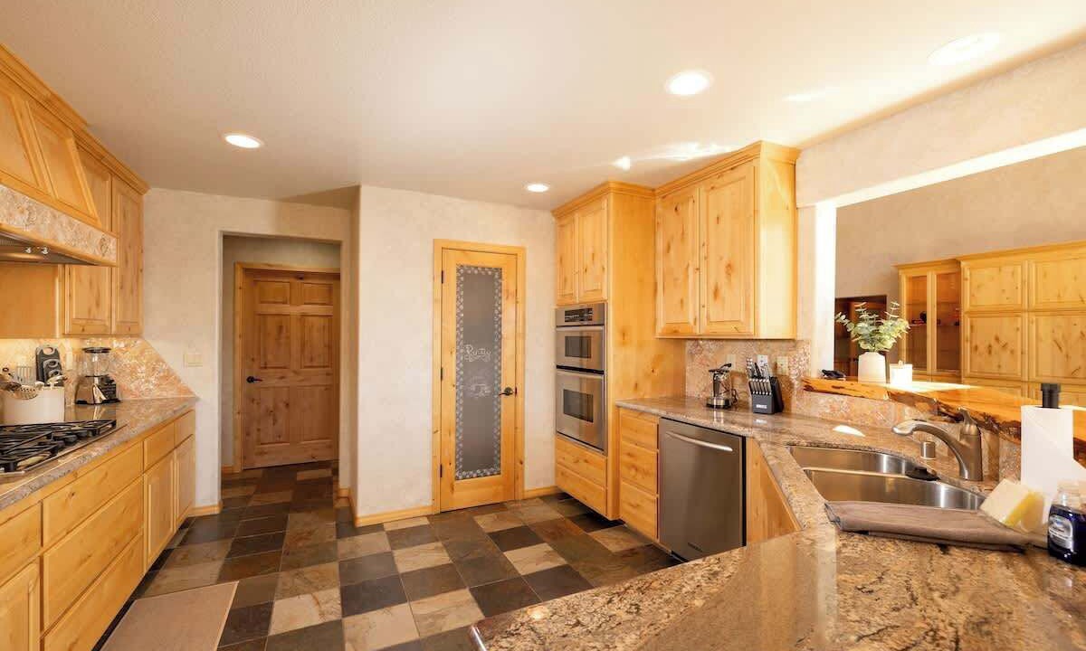 Photo of Kitchen in Castle Glen Estates