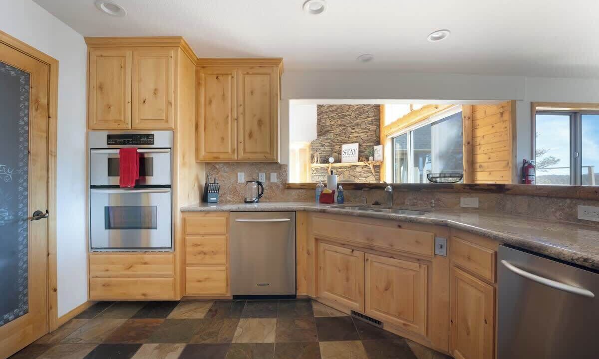 Photo of Kitchen in Castle Glen Estates