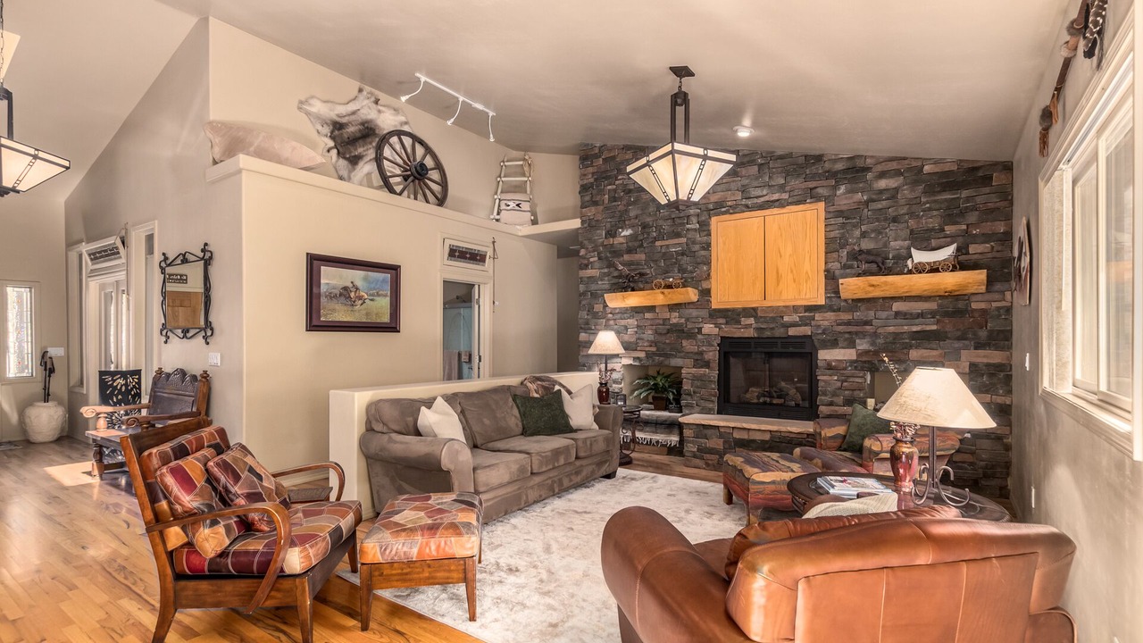 Photo of Livingroom in Mountain Club