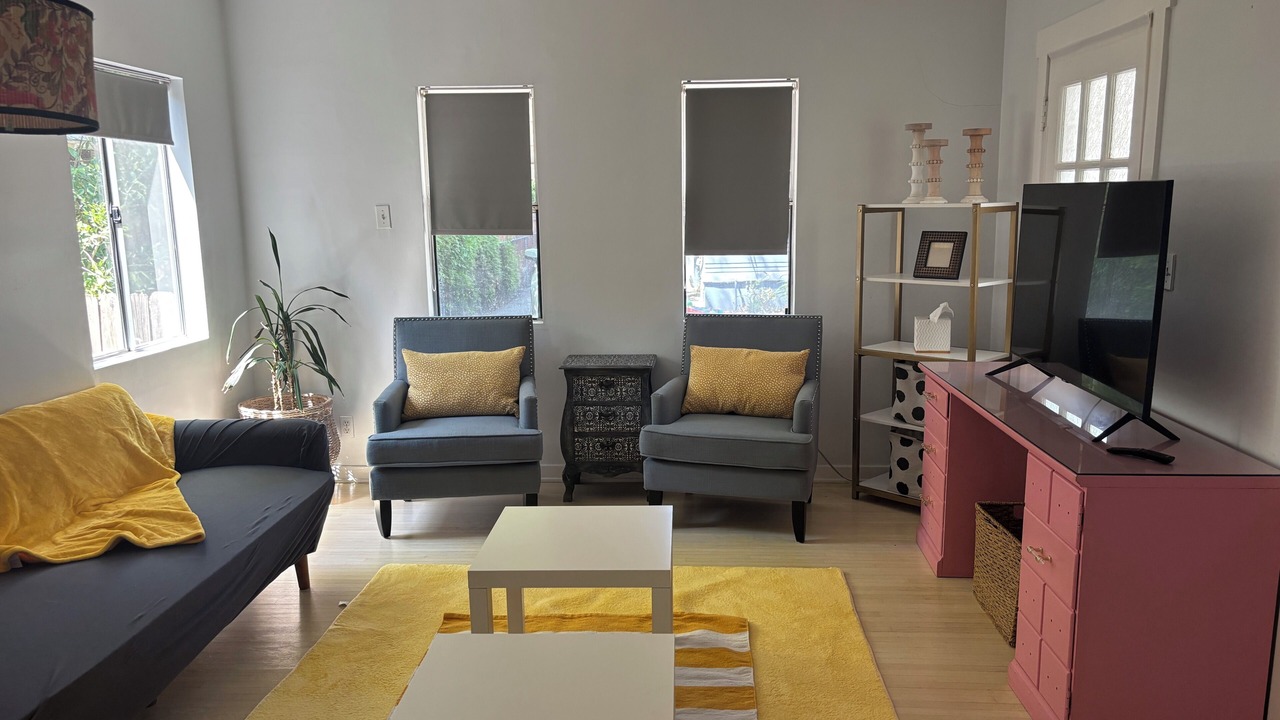 Photo of Livingroom in Mid Central