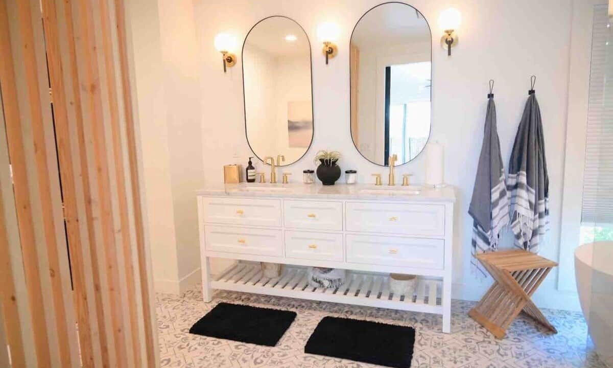Photo of Bathroom in Lake Arrowhead
