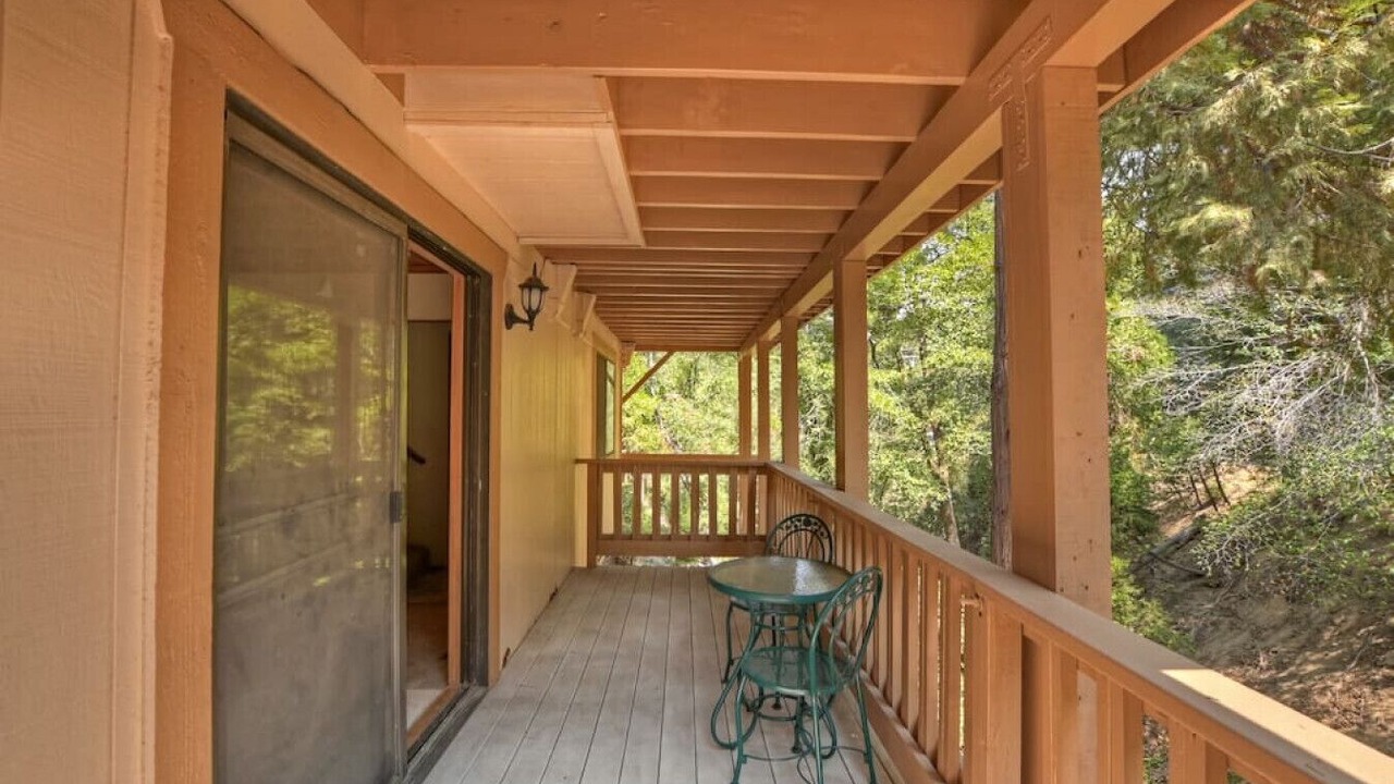 Photo of Bedroom in Crestline