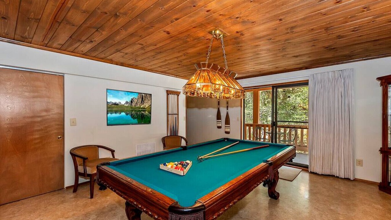 Photo of Bedroom in Crestline