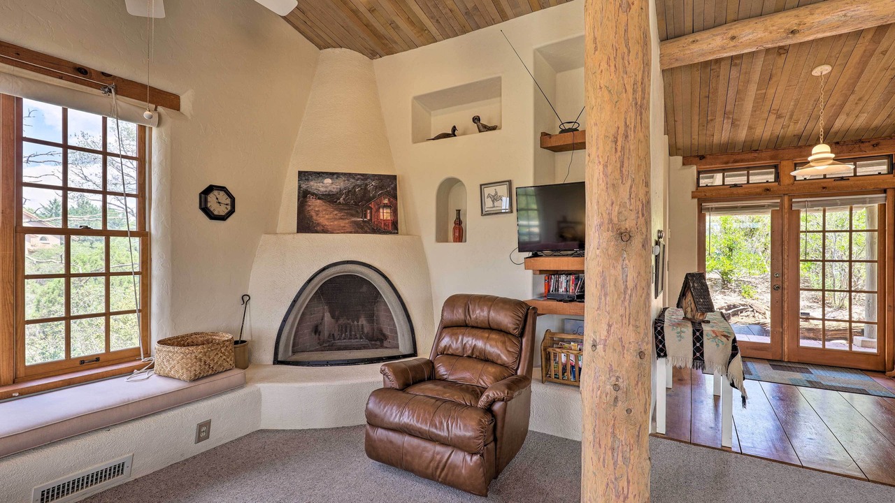 Photo of Livingroom in Forest Trails