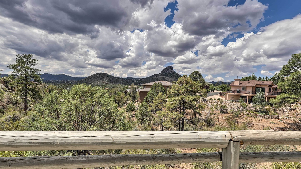 Photo of Patio Balcony in Forest Trails