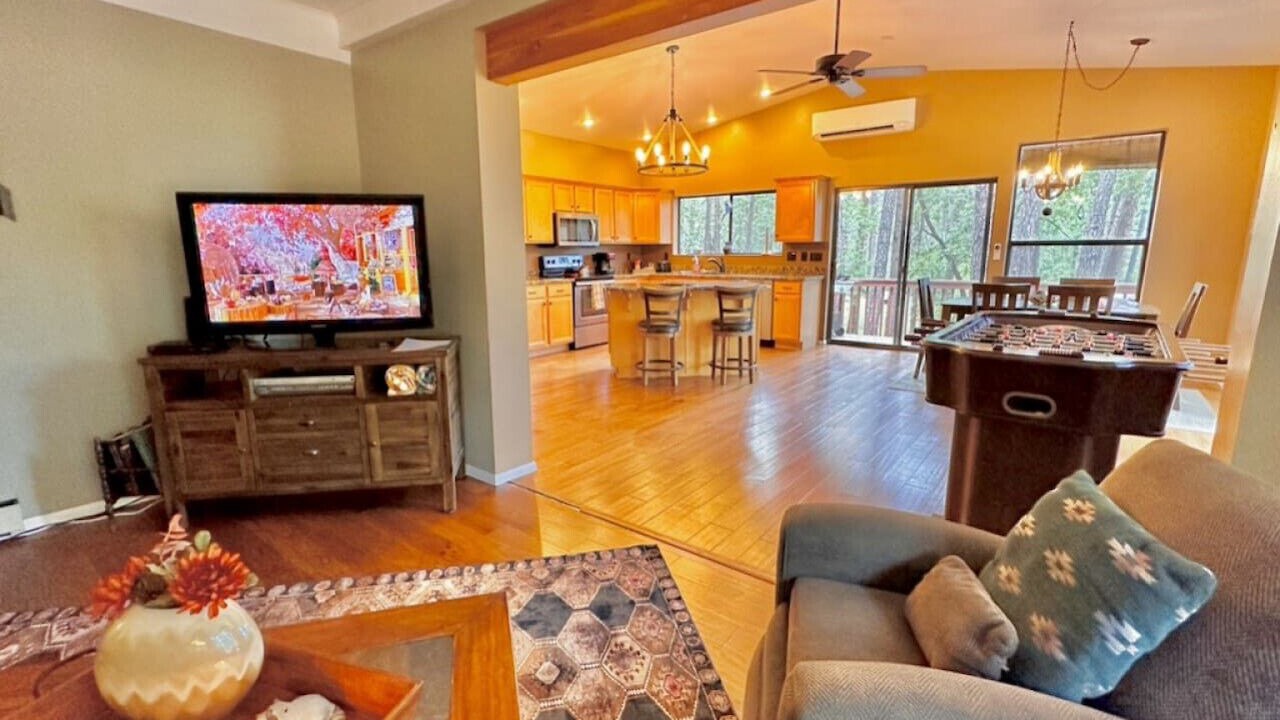 Photo of Livingroom in Groom Creek