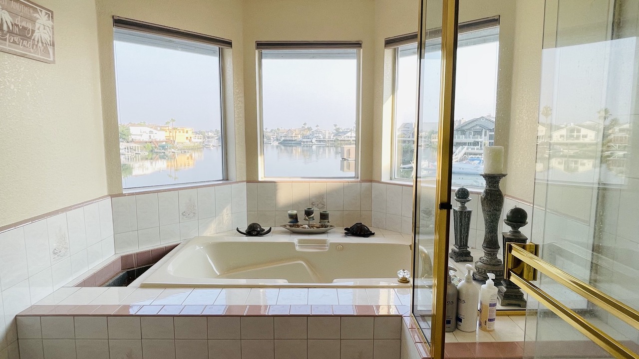 Photo of Bathroom in Discovery Bay