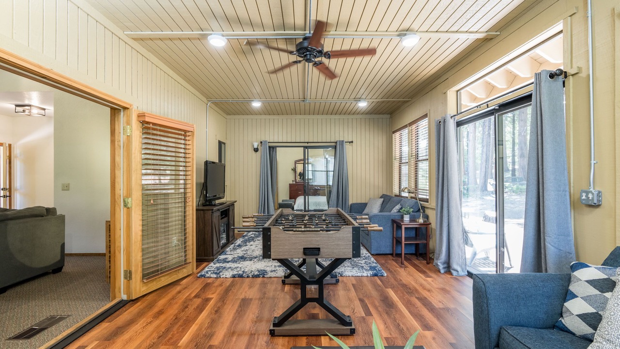 Photo of Livingroom in Shaver Lake