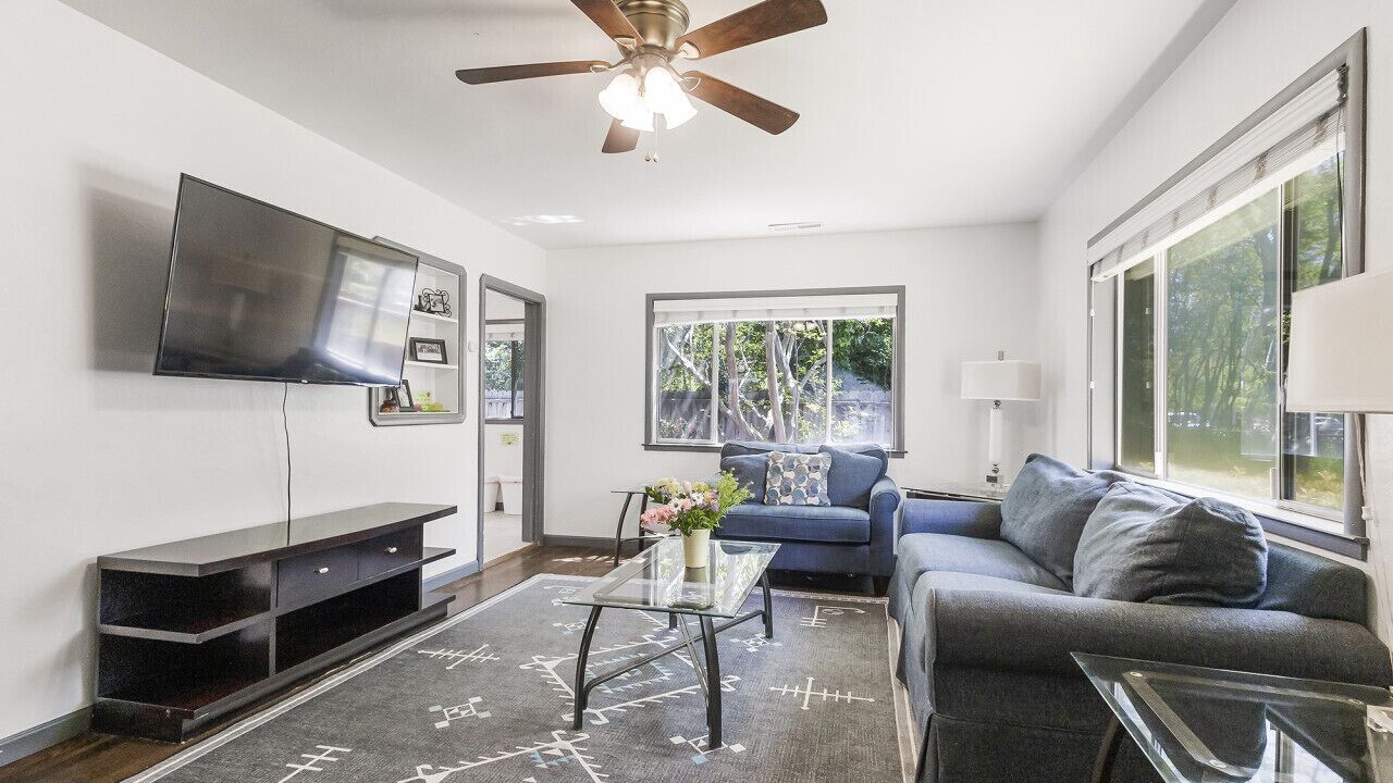 Photo of Livingroom in Chico