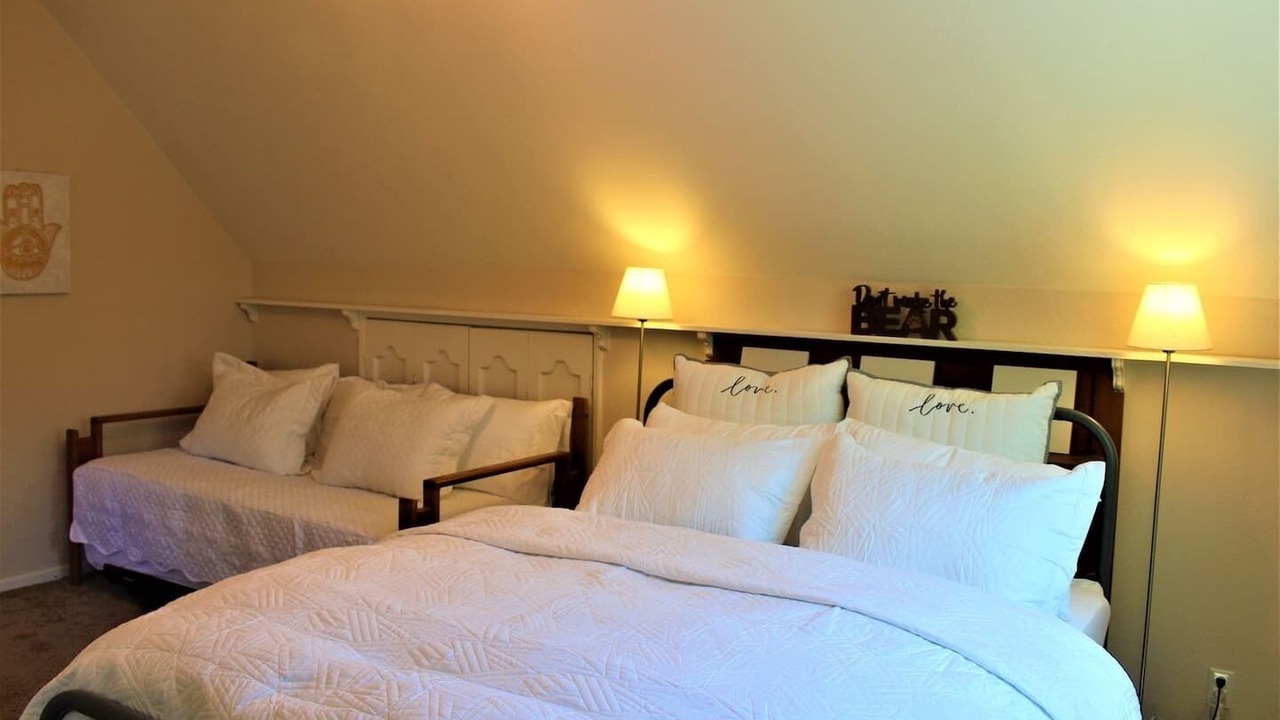 Photo of Bedroom in Pine Mountain Club