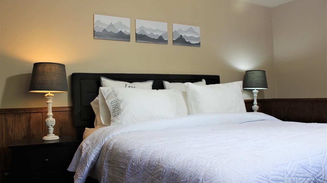 Photo of Bedroom in Pine Mountain Club