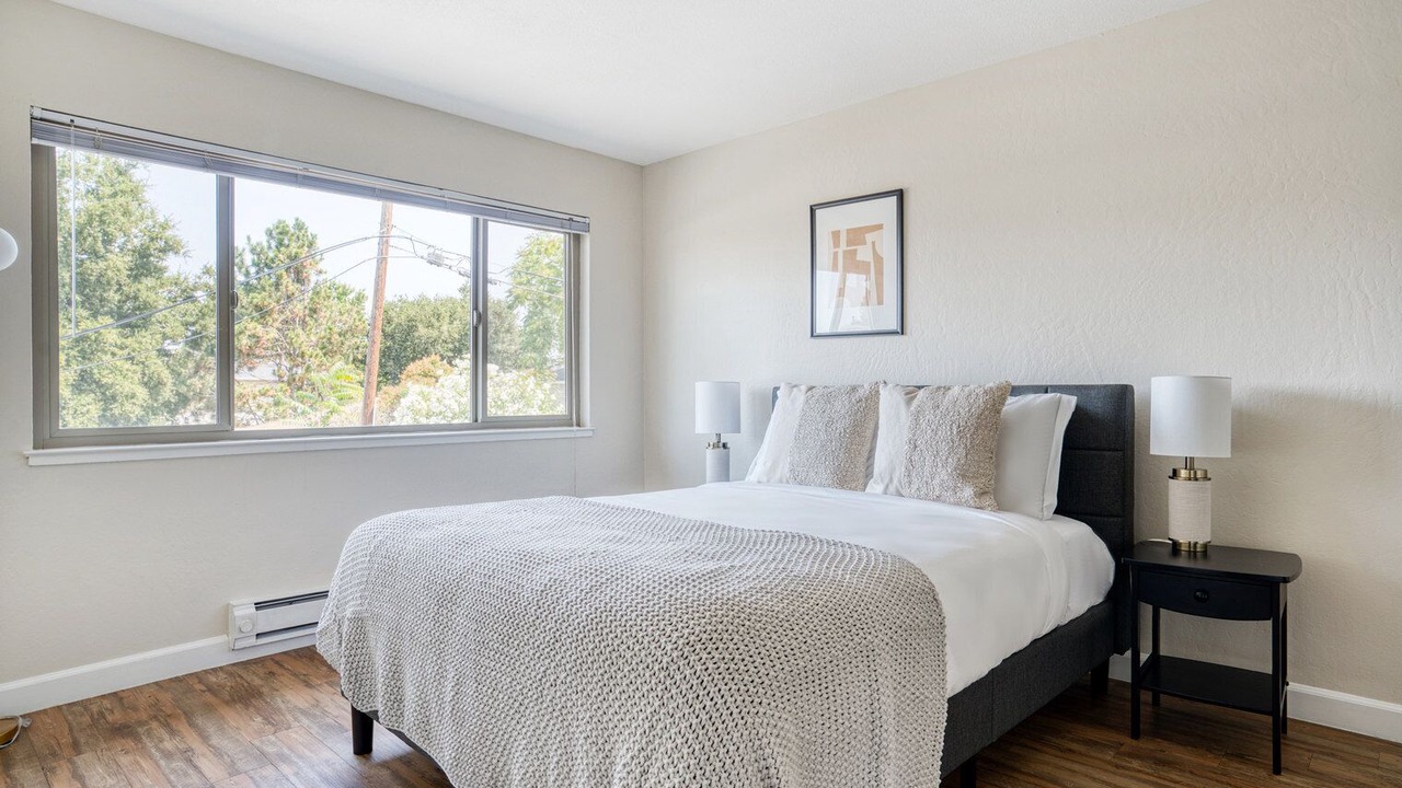 Photo of Bedroom in Mountain View