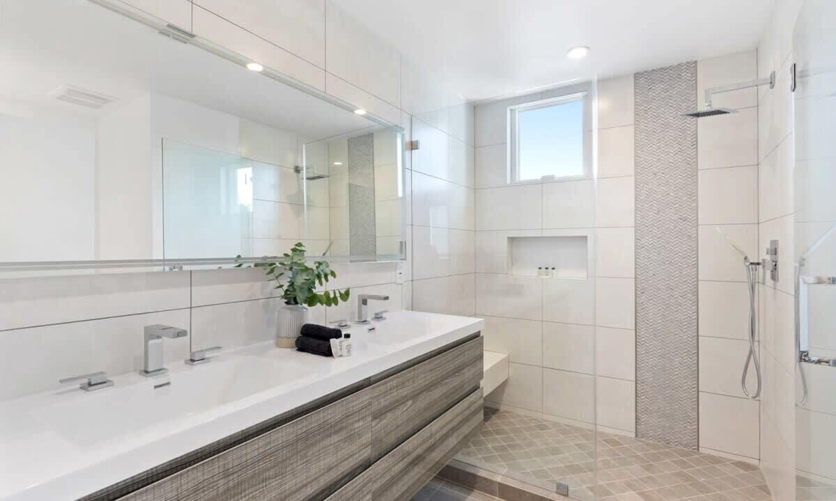 Photo of Bathroom in Hollywood