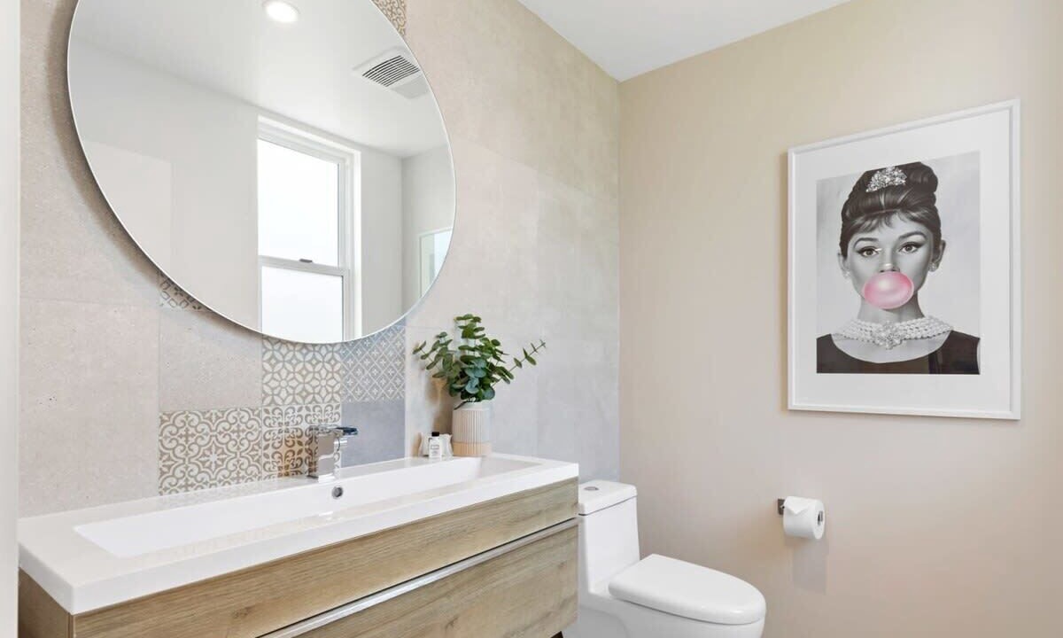 Photo of Bathroom in Hollywood