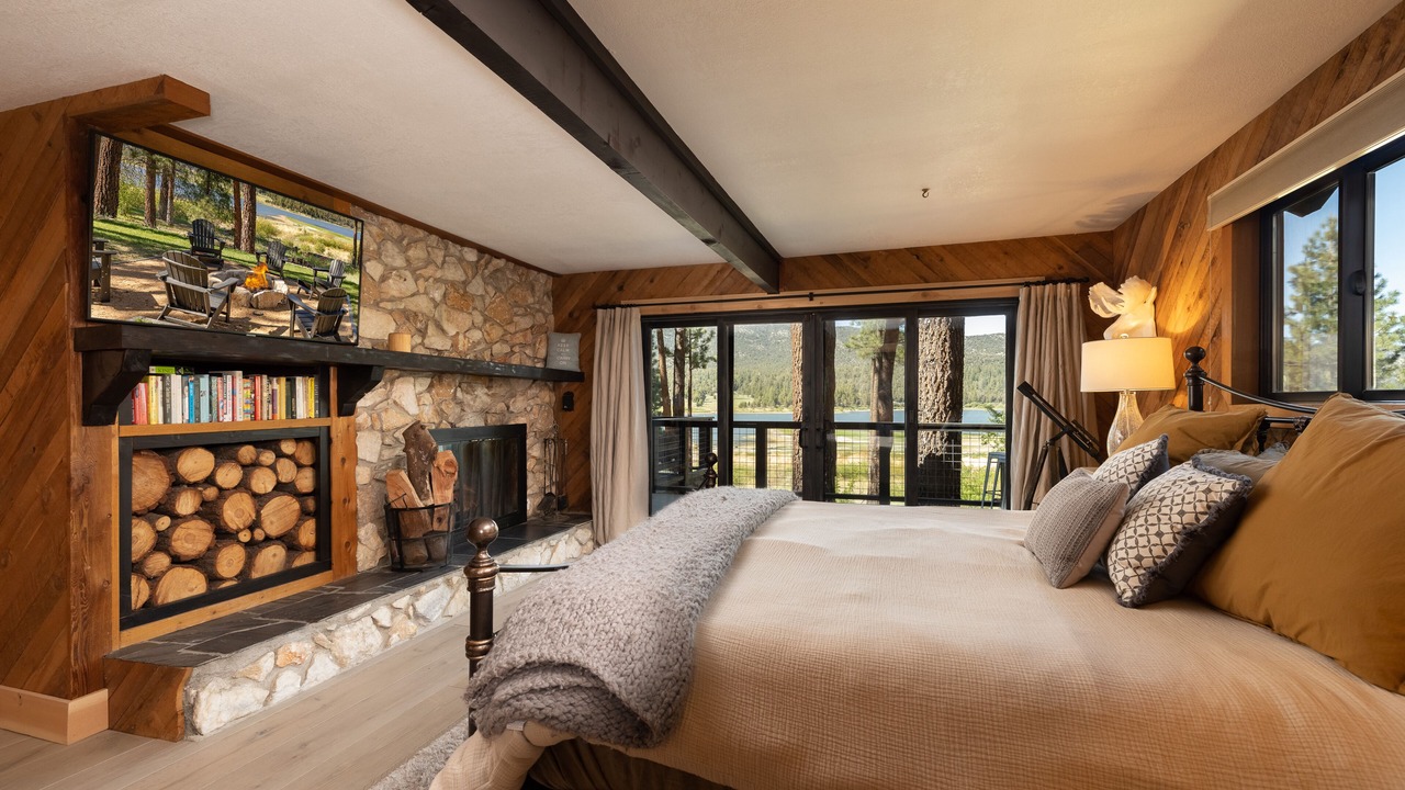 Photo of Bedroom in Big Bear Lake