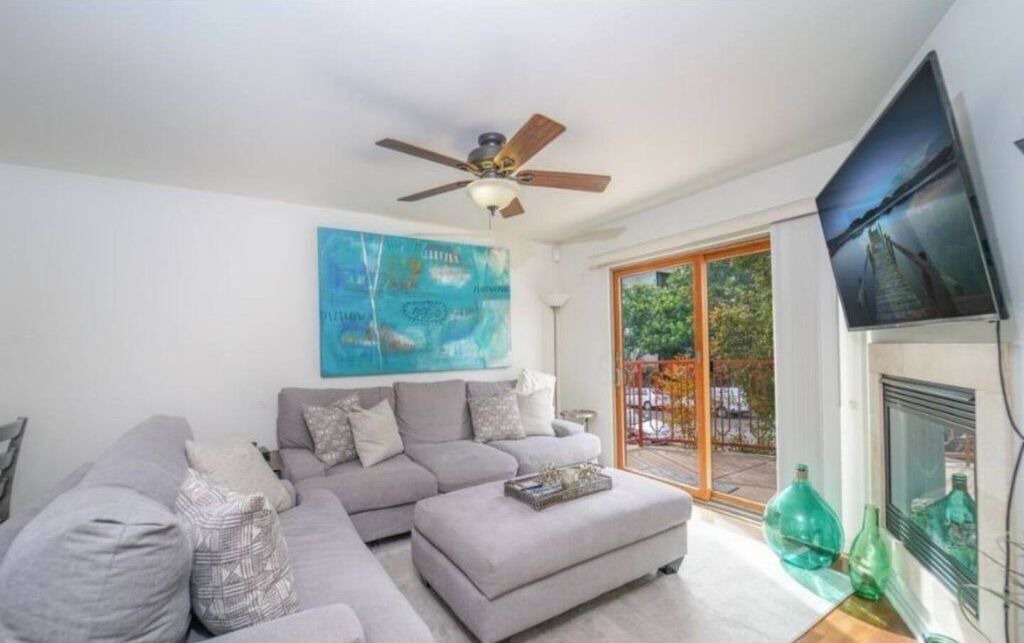 Photo of Livingroom in Crown Point