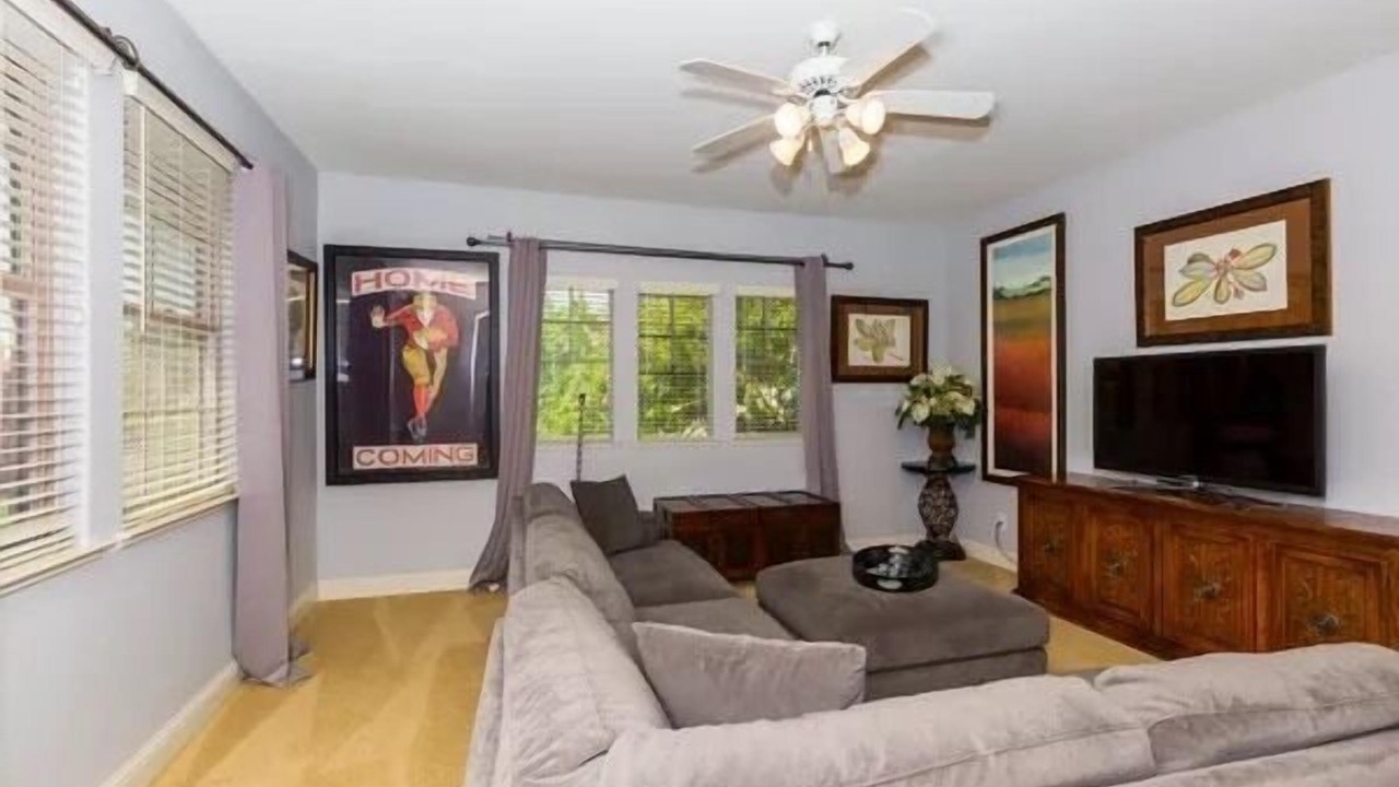 Photo of Livingroom in Roseville