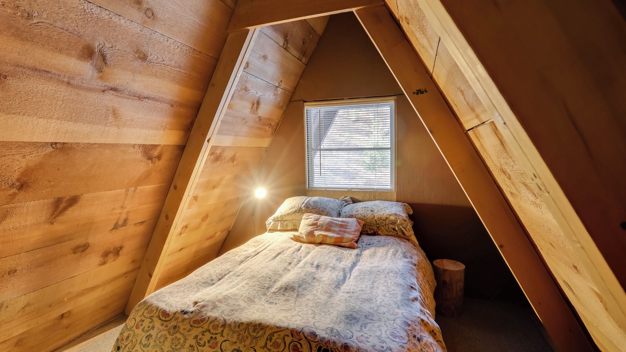 Photo of Bedroom in Plumas Eureka Estates
