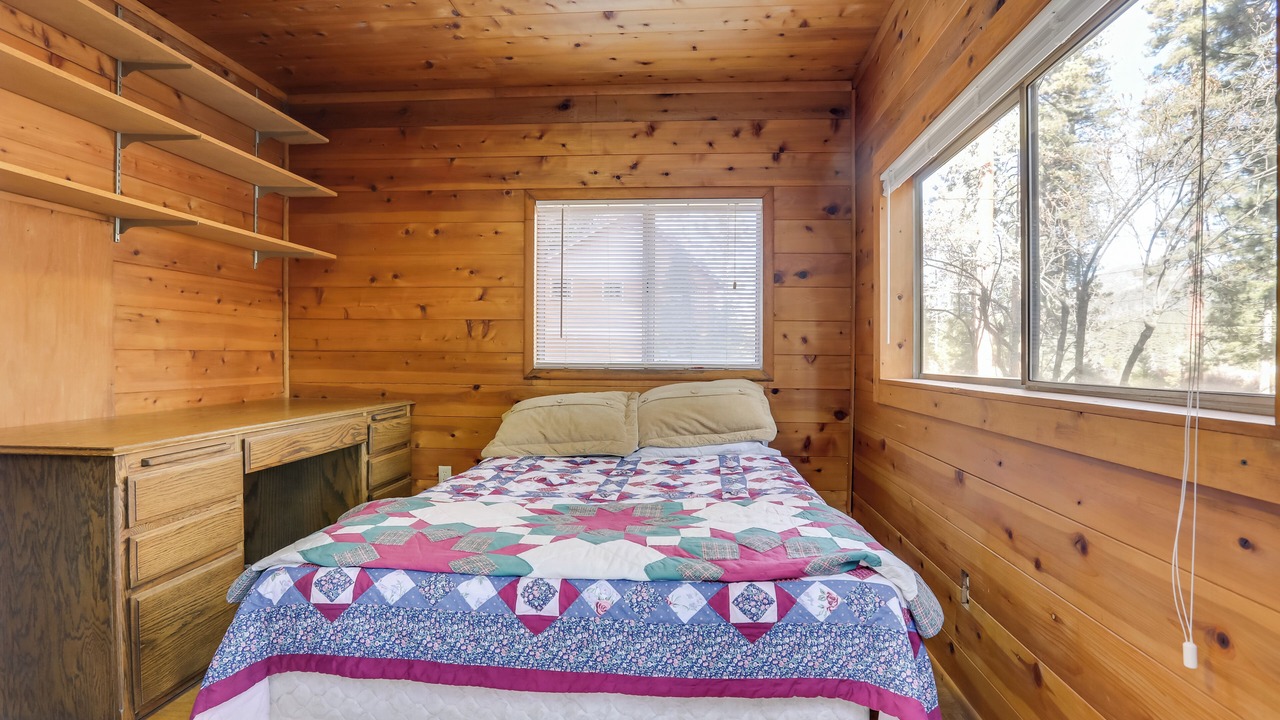 Photo of Bedroom in Plumas Eureka Estates