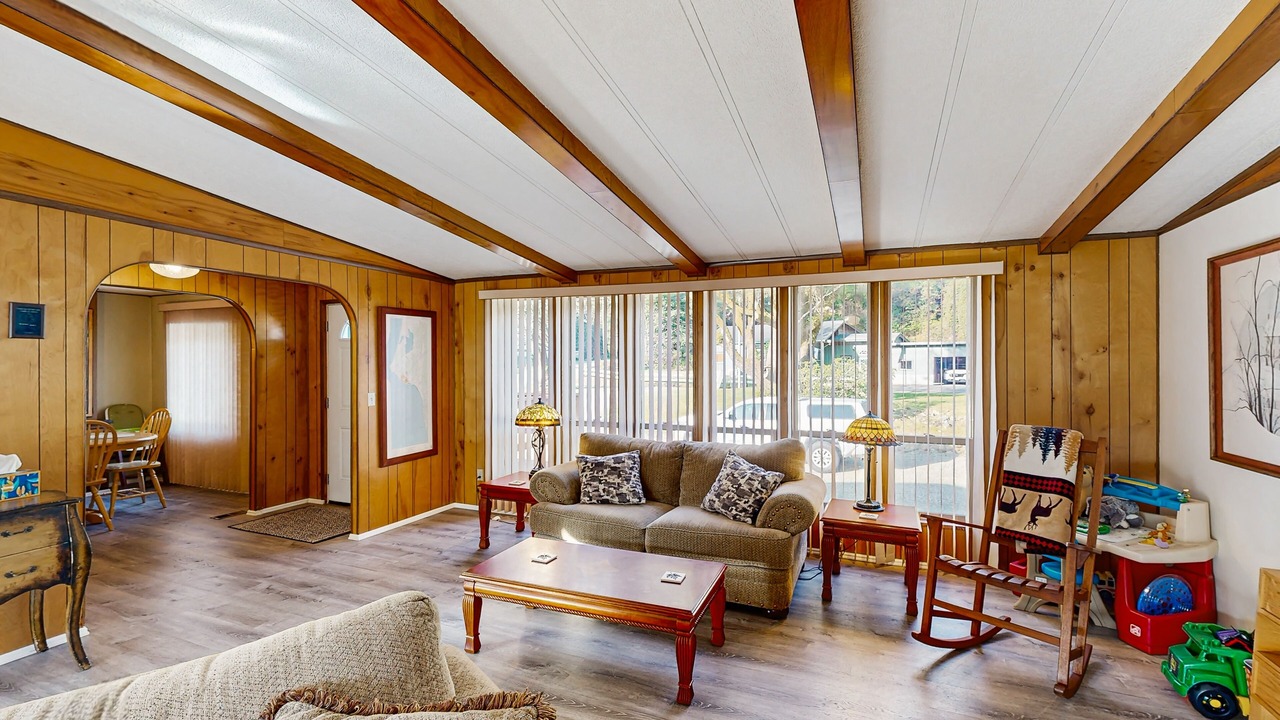 Photo of Livingroom in Crescent City