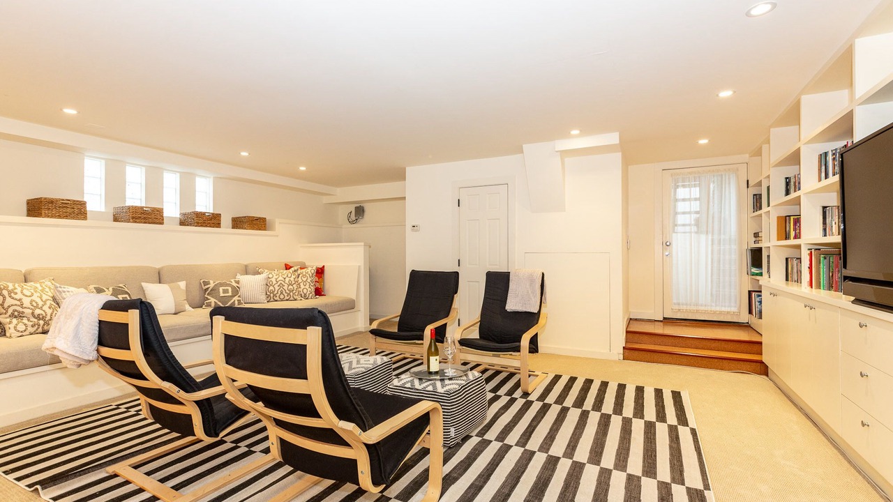Photo of Livingroom in Lower Pacific Heights