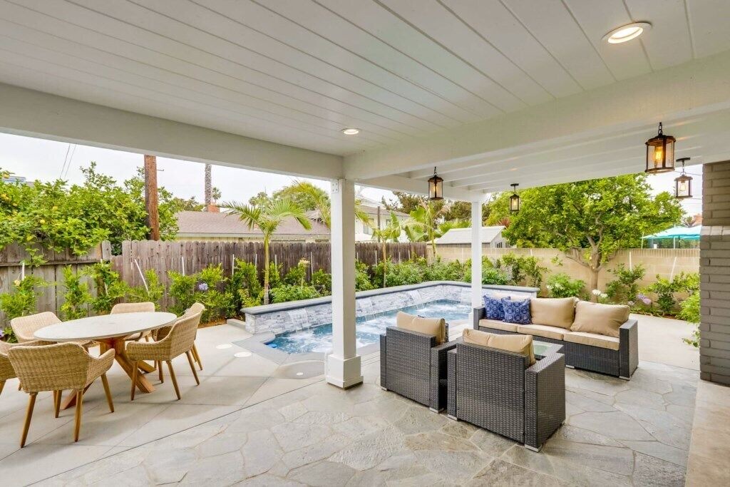 Photo of Outdoor in Orange