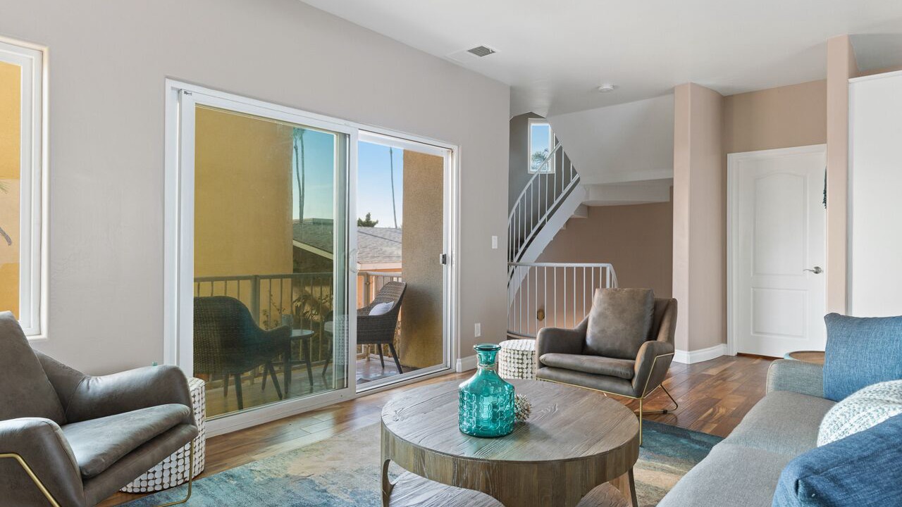 Photo of Livingroom in Townsite