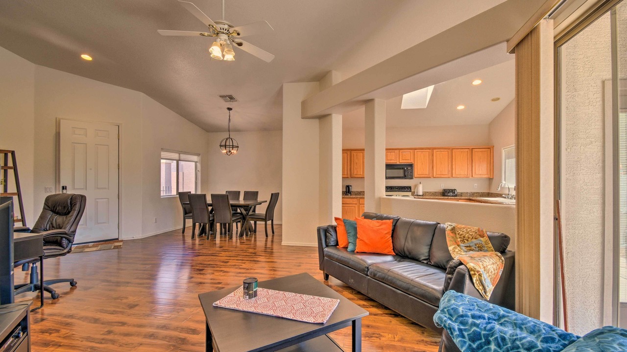 Photo of Livingroom in South Mountain
