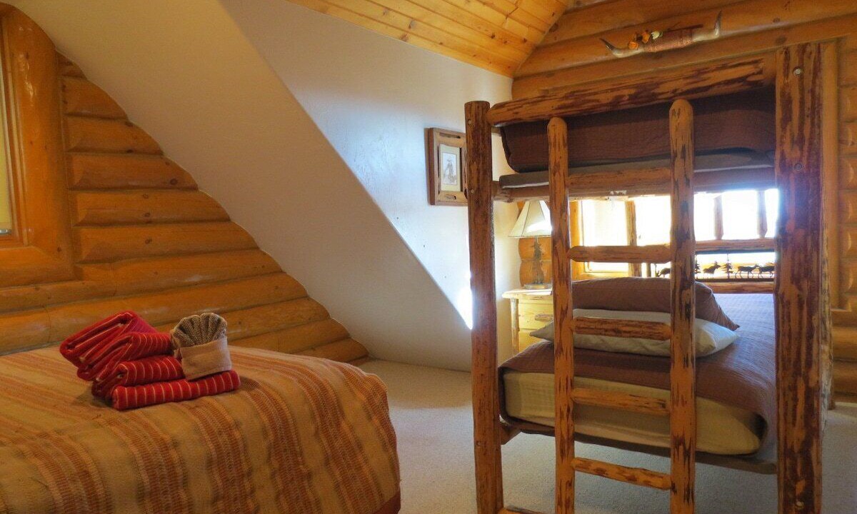 Photo of Bedroom in Highland Pines
