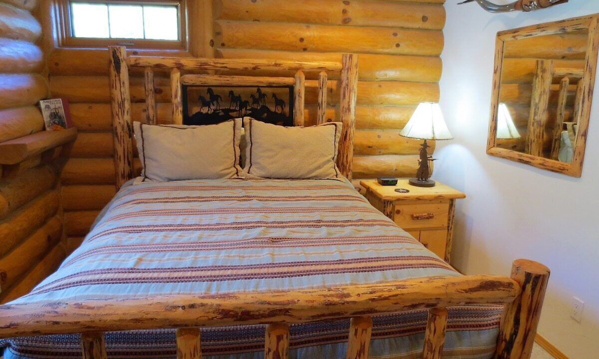 Photo of Bedroom in Highland Pines