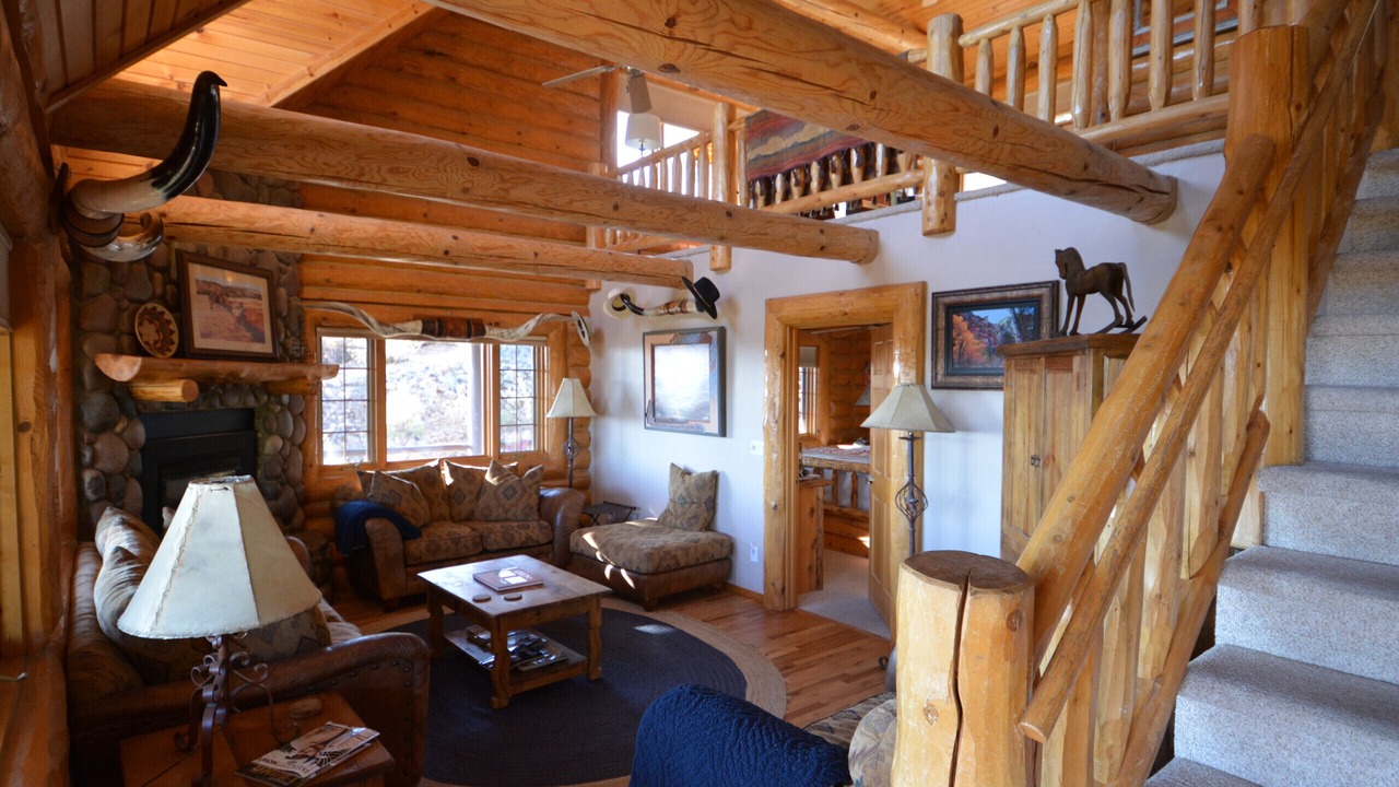 Photo of Livingroom in Highland Pines
